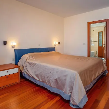Stunning In With Wifi Apartment *